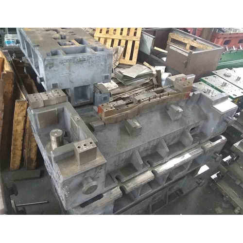 Cutting Edge Punching Mold-Right side of the front beam-Under