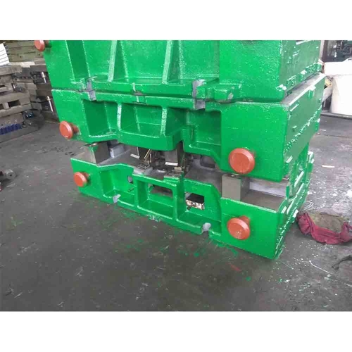 Punching Side Punching MoldS-Left and right side of the left side of the beam side of the board