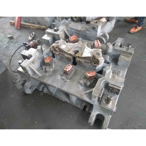 Side Cutting Mold-Left and right side of the left side of the beam side of the board-Under