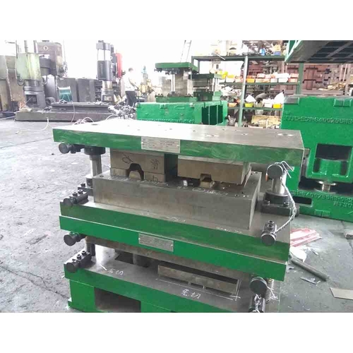 Drawing Plastic Mold-Right front mounting bracket